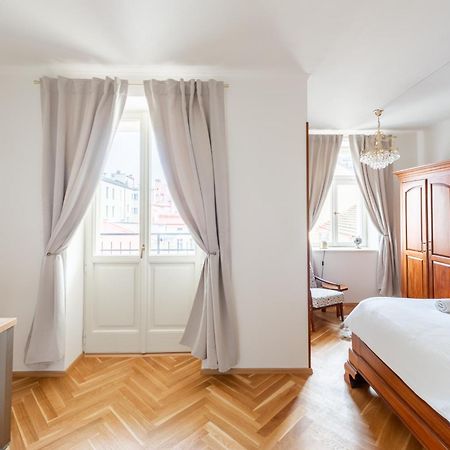 Little Chateau Prague Luaran gambar